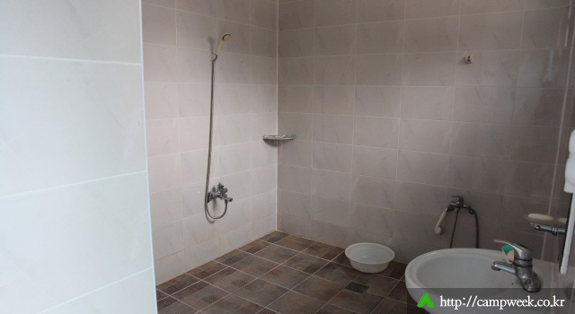 설악 오토 캠핑장(솔방울 펜션)