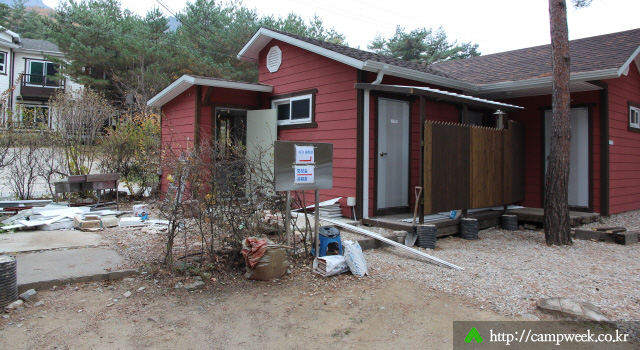 설악 오토 캠핑장(솔방울 펜션)